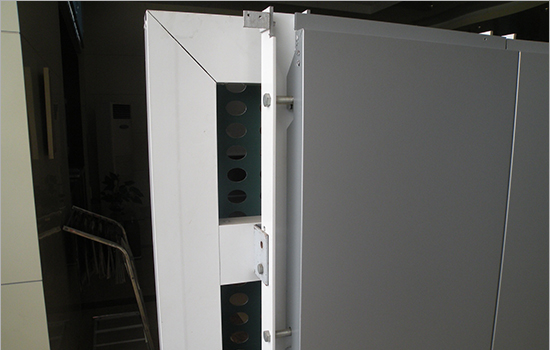 Sistem dinding tirai terbuka panel komposit aluminium